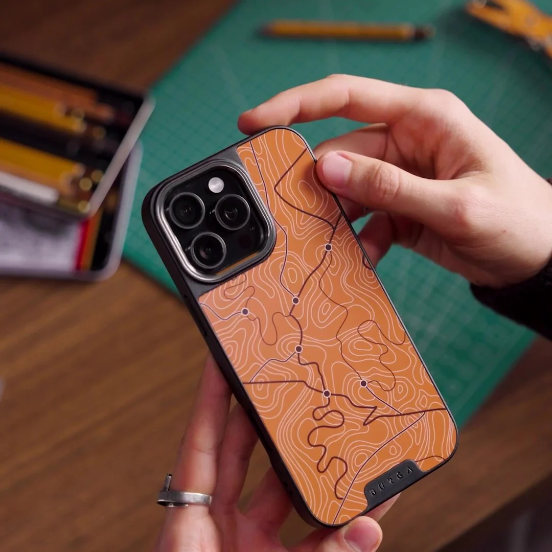 Orbit - iPhone 16 Etui - Image 28